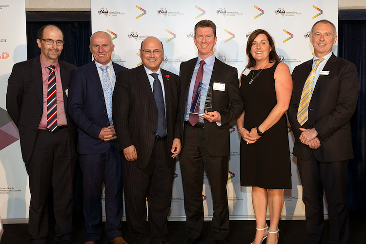 The ATO SuperStream team receive the Gold Award from Cabinet Secretary Arthur Sinodinos. (Image: RLDI).