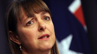 Be responsive and don't be rude: Nicola Roxon's advice to public servants