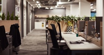 More collaborative workplaces have come at a price: knowledge workers who can’t think in the buzz of an open-plan office. Researchers are pinpointing the ideal level of noise to stay focused