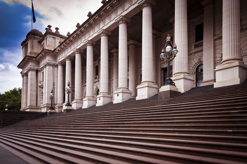 Auditor-General report review prompts calls to tighten Victoria’s gambling and liquor laws