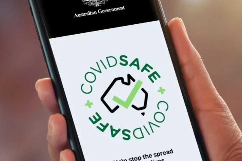 Should Australia ditch the COVIDSafe app for the Apple and Google alternative?