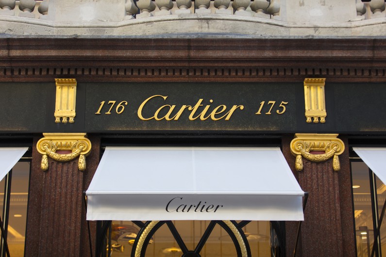 AusPost Cartier watches purchase did not amount to corruption, probe finds