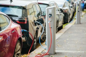 Proposal to encourage electric vehicle transition by 2035