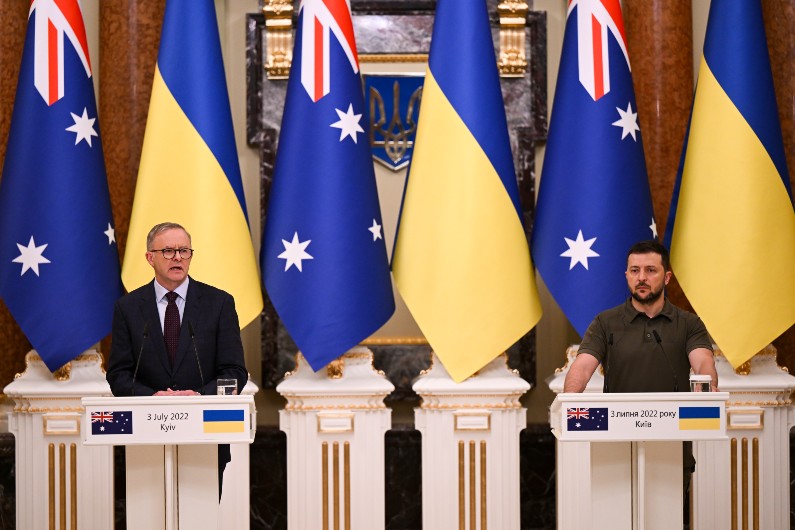 Anthony Albanese (left) and Ukrainian president Volodymyr Zelenskiy