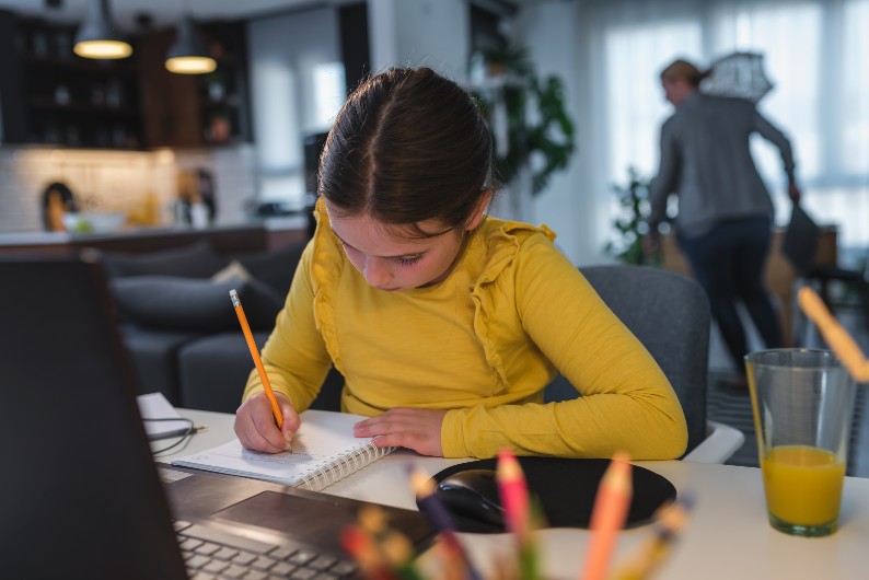 child-laptop-notes