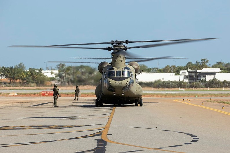 Chinook-black hawk